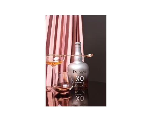 Dictador XO Insolent 1.jpg