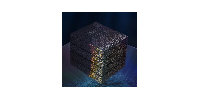 Dictador Generations en Lalique box on black mirror square 9852 .jpg