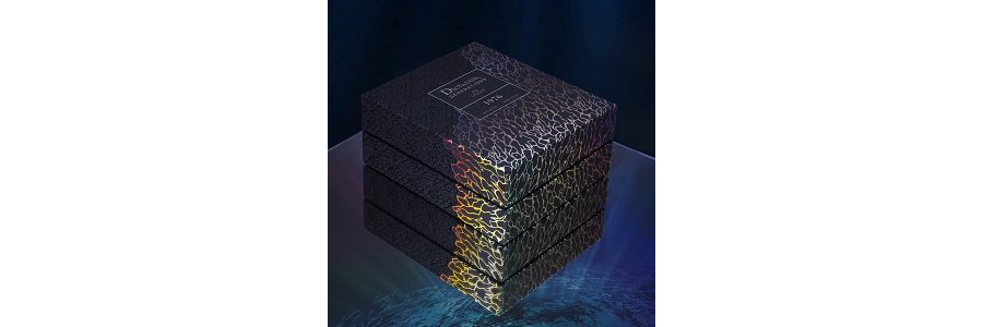 Dictador Generations en Lalique box on black mirror square 9852 .jpg