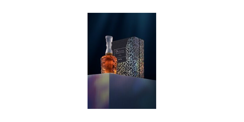 Dictador Generations en Lalique aranze stand 9776 dark 1.jpg